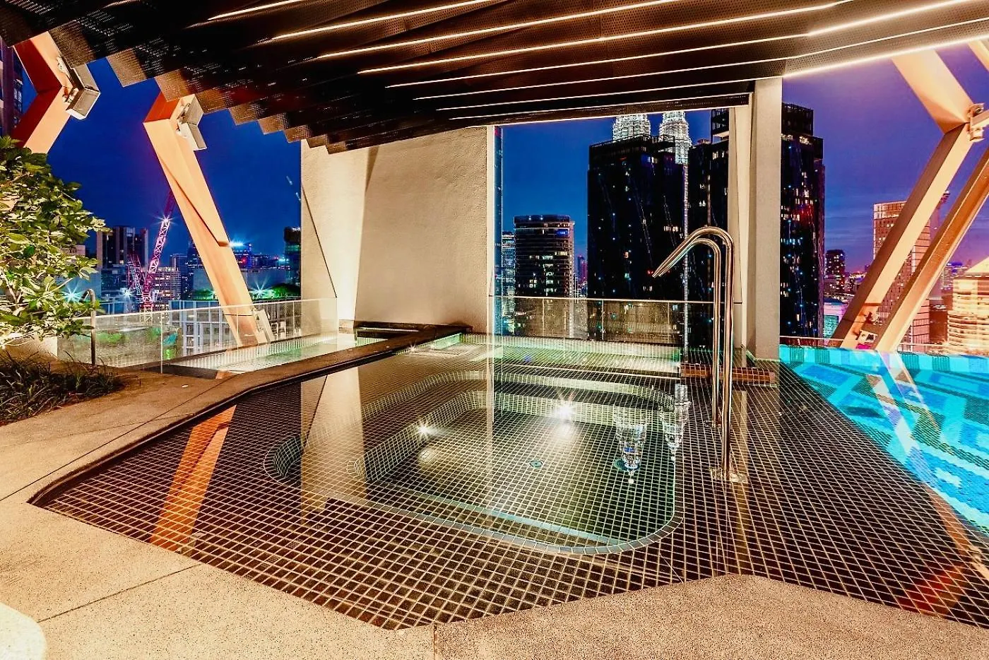 Scarletz Suites Klcc Bukit Bintang By Lulu Kuala Lumpur Apartment